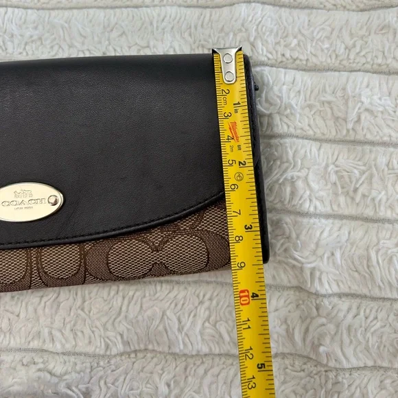 Coach Wallet - Picture 6 of 6